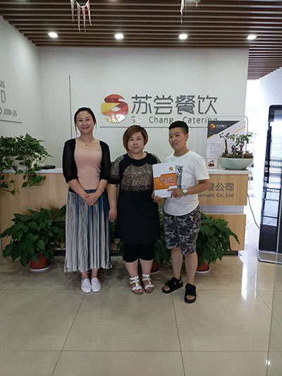 祝贺:内蒙古呼兰浩特邢女士成功签约斯贝诺牛排杯