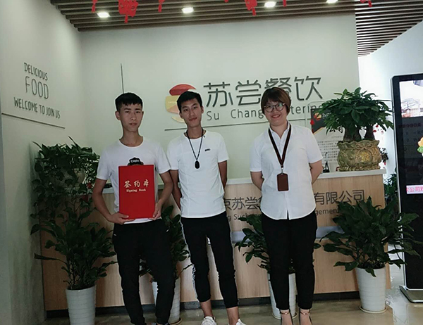 祝贺:河南张先生和朋友成功签约天尝上腿鸡排